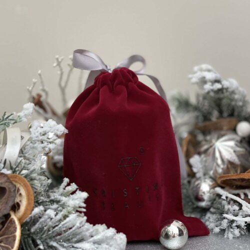 Kristina Beauty juodas blakstienų tušas MAKE ME WOW ir makiažo kempinėlė aksominiame dovanų maišelyje