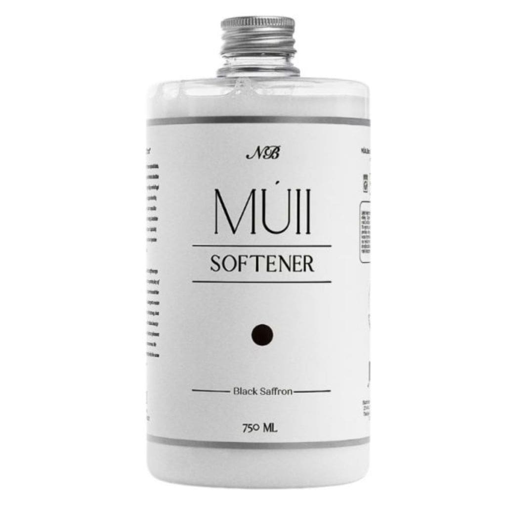MÚII parfumuotas audinių minkštiklis Black Saffron, 750ml (be dozatoriaus)