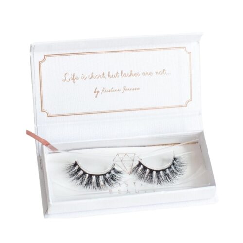 Kristina Beauty vientisos, rankų darbo, natūralaus plauko, priklijuojamos blakstienos Nr. 03 (klijų pakuotėje nėra)